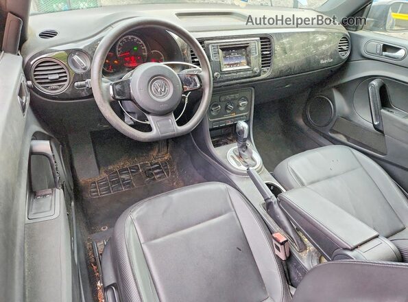 3VWF17AT8HM613398 2017 VOLKSWAGEN BEETLE Blue Vista del salpicadero