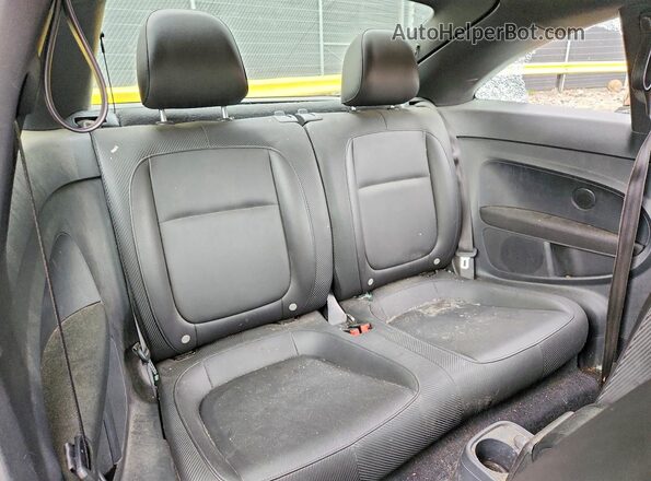 3VWF17AT8HM613398 2017 VOLKSWAGEN BEETLE Blue Vista de los asientos traseros