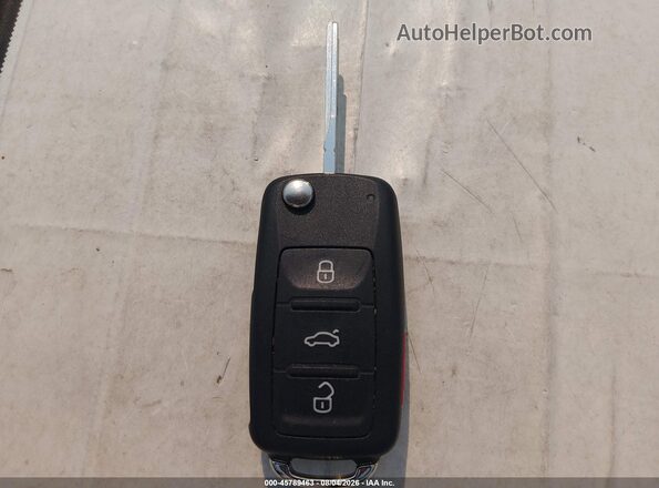 3VWFD7AT0JM700984 2018 VOLKSWAGEN BEETLE White Dashboard view