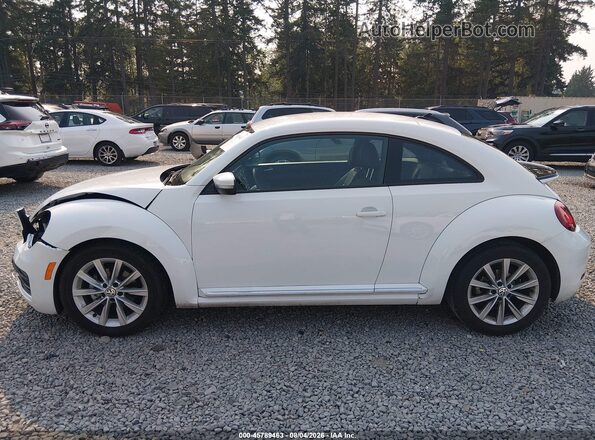 3VWFD7AT0JM700984 2018 VOLKSWAGEN BEETLE White 