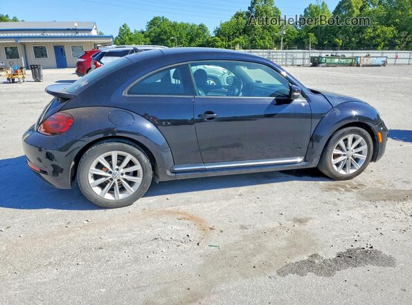 3VWFD7AT4JM707727 2018 VOLKSWAGEN BEETLE Black Tył prawy