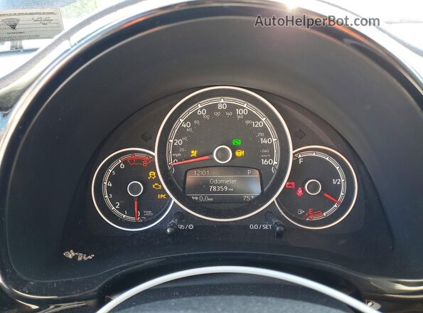 3VWFD7AT4JM707727 2018 VOLKSWAGEN BEETLE Black Widok zestawu wskaźników