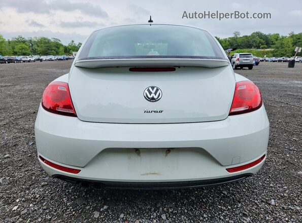 3VWFD7AT4JM711468 2018 VOLKSWAGEN BEETLE White Widok z tyłu