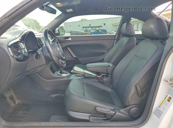 3VWFD7AT4JM714189 2018 VOLKSWAGEN BEETLE Белый Вид салона спереди
