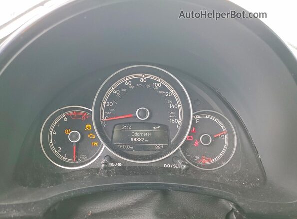 3VWFD7AT4JM714189 2018 VOLKSWAGEN BEETLE Белый Вид щитка приборов