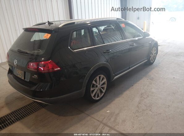3VWH17AU0HM512163 2017 VOLKSWAGEN GOLF Черный Задняя правая четверть
