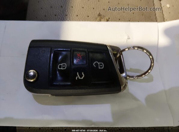 3VWH17AU0HM512163 2017 VOLKSWAGEN GOLF Черный Вид панели приборов