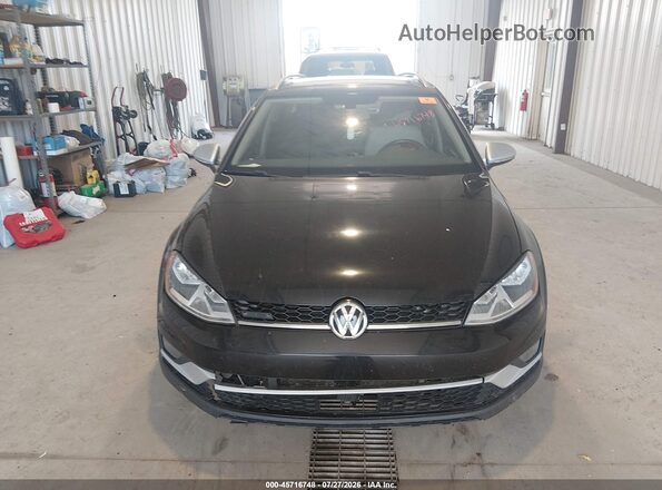 3VWH17AU0HM512163 2017 VOLKSWAGEN GOLF Черный Вид щитка приборов