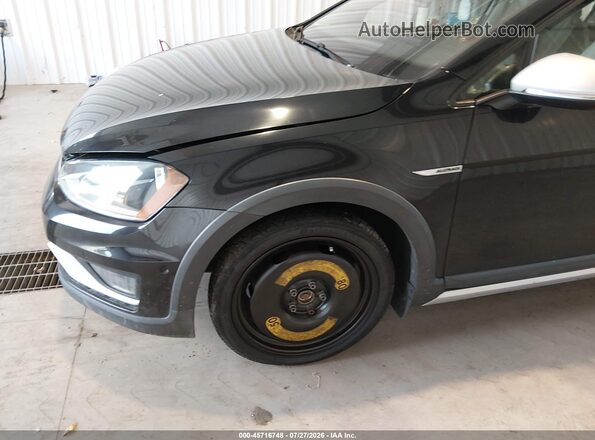 3VWH17AU0HM512163 2017 VOLKSWAGEN GOLF Черный Вид спереди