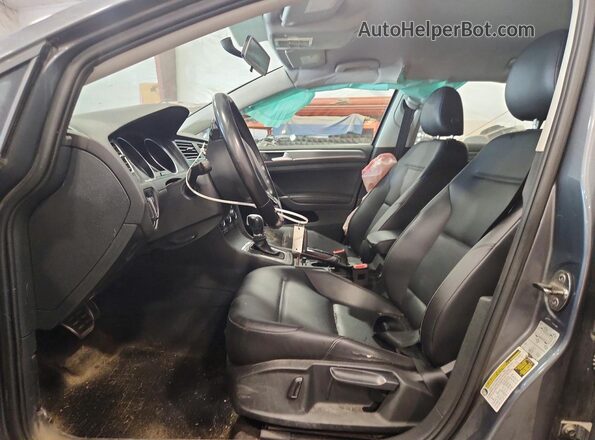3VWH17AU1HM524628 2017 VOLKSWAGEN GOLF Серый Вид салона спереди