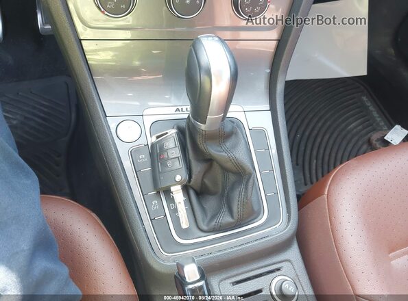 3VWH17AU3HM534075 2017 VOLKSWAGEN GOLF Black Вид панелі приладів