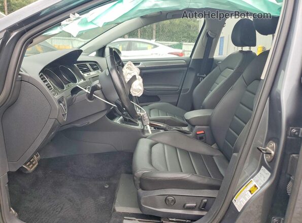 3VWH17AU4HM505152 2017 VOLKSWAGEN GOLF Gray Front interior view