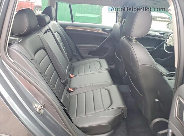 3VWH17AU4HM505152 2017 VOLKSWAGEN GOLF Gray Rear interior view