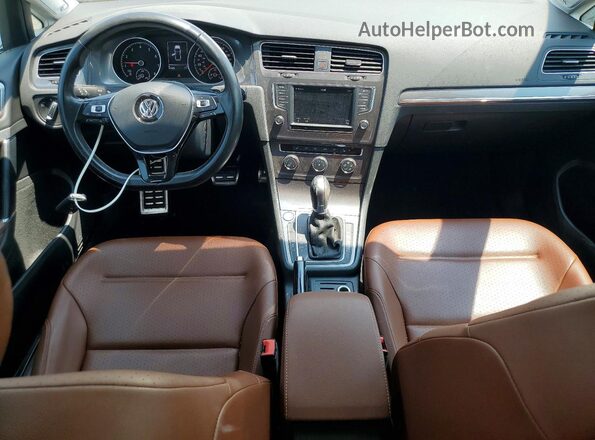 3VWH17AU5HM515608 2017 VOLKSWAGEN GOLF White Vista del salpicadero