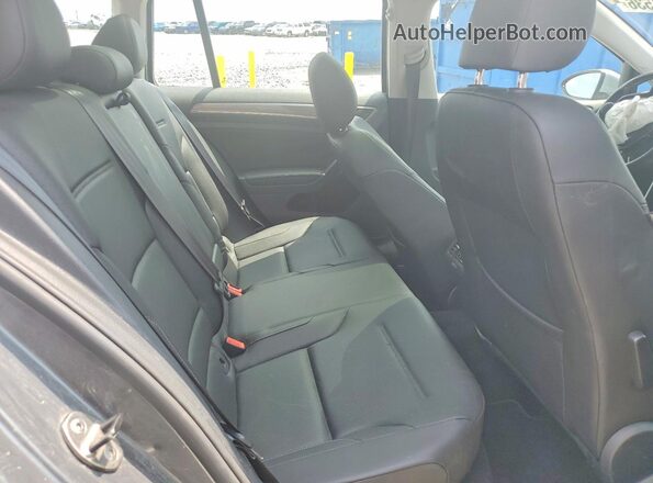 3VWH17AU8HM507230 2017 VOLKSWAGEN GOLF Gray Vista interior trasera
