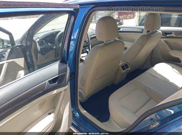3VWH17AUXHM517368 2017 VOLKSWAGEN GOLF Blue Vista de la etiqueta del VIN