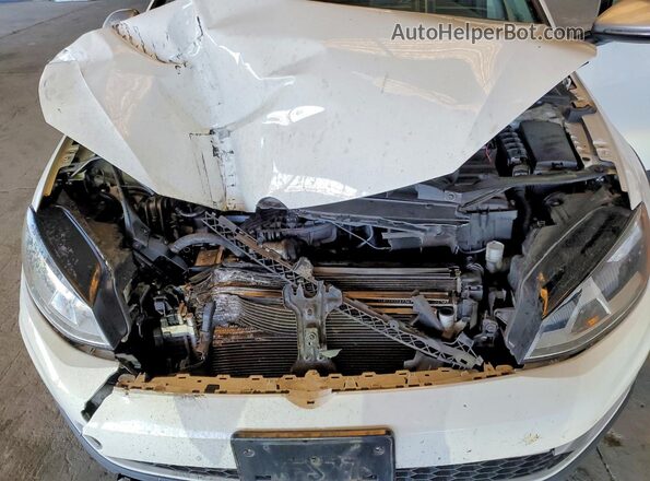 3VWH17AUXHM522280 2017 VOLKSWAGEN GOLF White Vista interior trasera