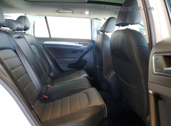 3VWH17AUXHM522280 2017 VOLKSWAGEN GOLF White Vista de los asientos traseros