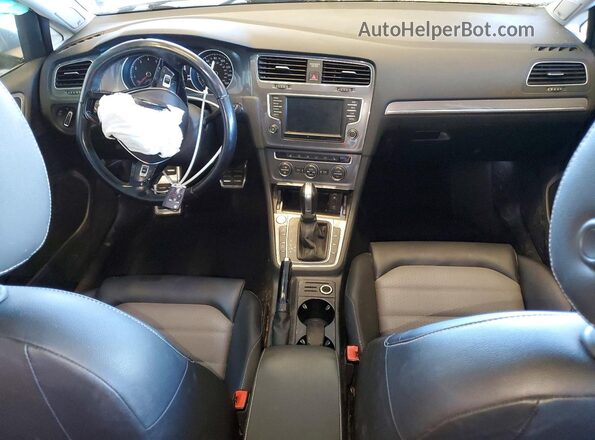 3VWH17AUXHM522280 2017 VOLKSWAGEN GOLF White Vista del salpicadero