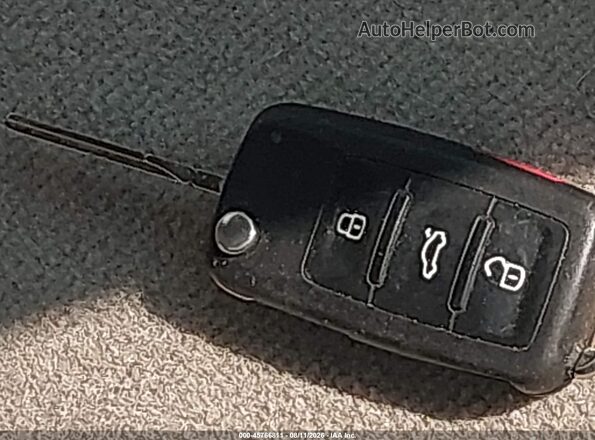 3VWJ17AT1HM615147 2017 VOLKSWAGEN BEETLE Green Առջևի վահանակի տեսք