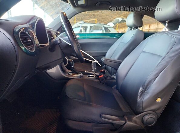 3VWJ17AT2HM618655 2017 VOLKSWAGEN BEETLE Green Vista interior delantera