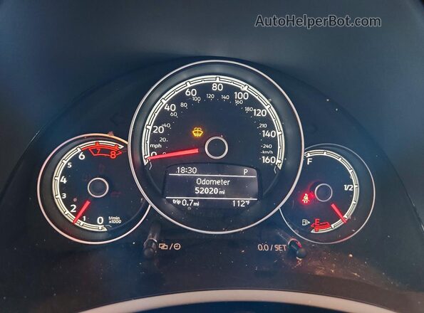 3VWJ17AT2HM618655 2017 VOLKSWAGEN BEETLE Green Vista del cuadro de instrumentos
