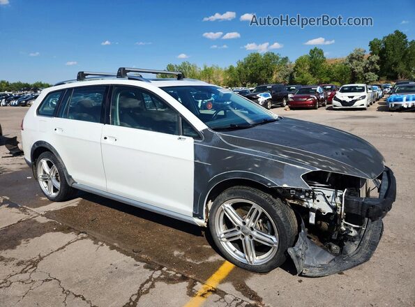 3VWM17AUXHM540857 2017 VOLKSWAGEN GOLF White Front right