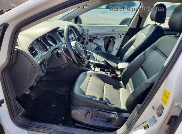 3VWM17AUXHM540857 2017 VOLKSWAGEN GOLF White Front interior view