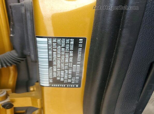 3VWS17AT1HM615816 2017 VOLKSWAGEN BEETLE Gold Vista del compartimento del motor