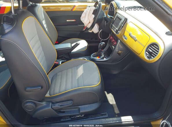 3VWS17AT3HM624632 2017 VOLKSWAGEN BEETLE Yellow Vista interior delantera