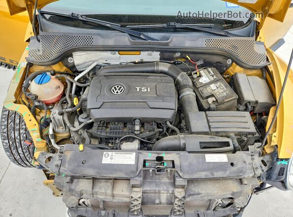 3VWS17AT8GM634295 2016 VOLKSWAGEN BEETLE Gold Vista interior trasera