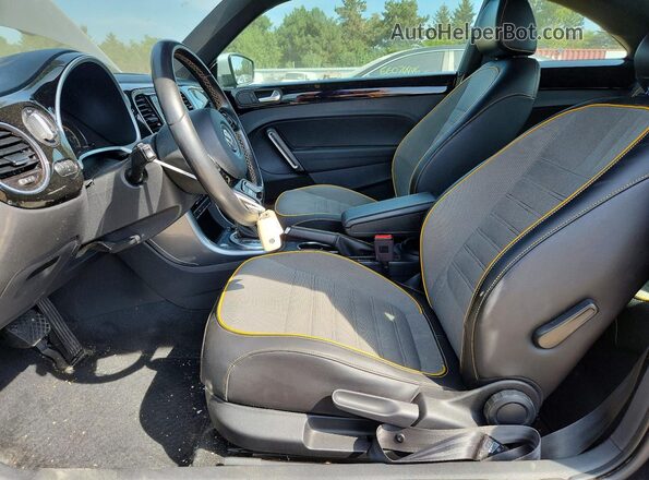 3VWSD7AT7JM706165 2018 VOLKSWAGEN BEETLE Black Вид салону спереду