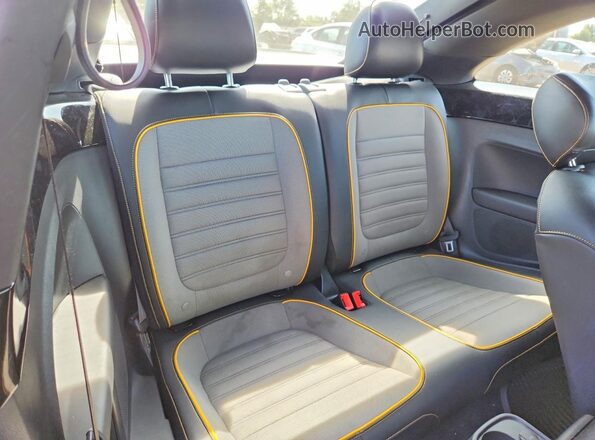 3VWSD7AT7JM706165 2018 VOLKSWAGEN BEETLE Black Вид задніх сидінь