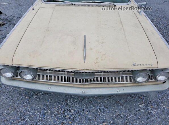 3W63Y501070 1963 MERCURY MONTEREY Beige Vista interior trasera