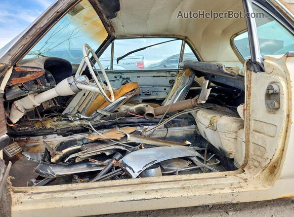 3Y87Z155998 1963 FORD THUNDERBIRD White Вид салону спереду