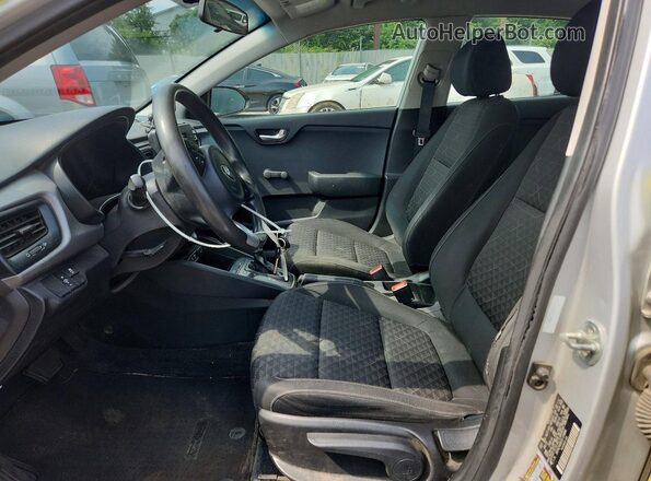3KPA25AB8JE119984 2018 KIA RIO Yellow Vista del salpicadero
