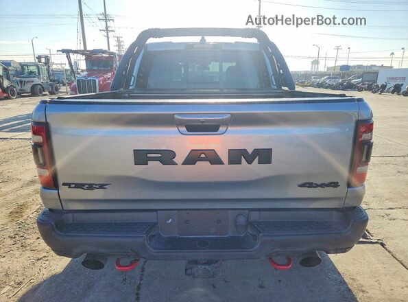 1C6SRFU92NN335174 2022 RAM 1500 Серебряный Вид салона спереди