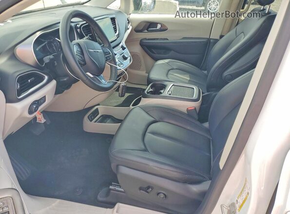 2C4RC1BGXRR120034 2024 CHRYSLER PACIFICA White Вид панелі приладів