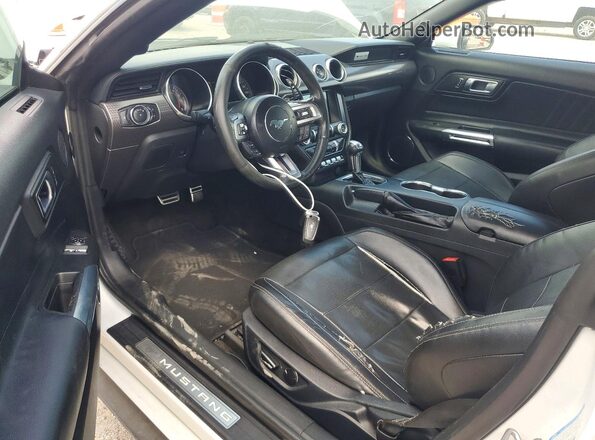 1FA6P8THXJ5175646 2018 FORD MUSTANG White Vista del cuadro de instrumentos