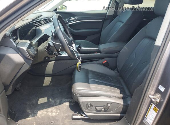 WA1AAAGE8MB020428 2021 AUDI E-TRON Gray Dashboard view