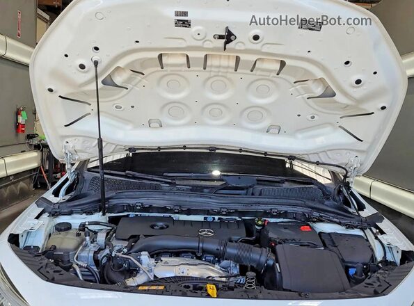 W1N4N4GB3MJ134074 2021 MERCEDES-BENZ GLA White Widok deski rozdzielczej