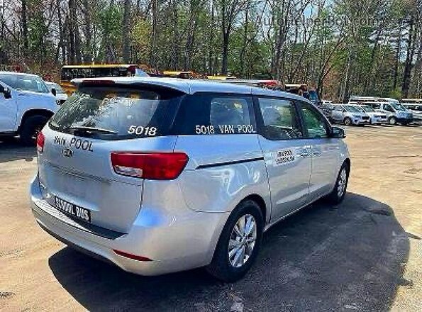 KNDMA5C1XJ6403384 2018 KIA SEDONA Silver წინა მარჯვენა