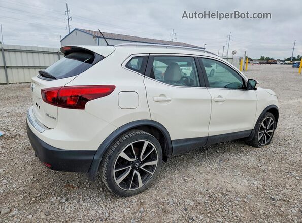 JN1BJ1CR7JW200722 2018 NISSAN ROGUE White Przód prawy
