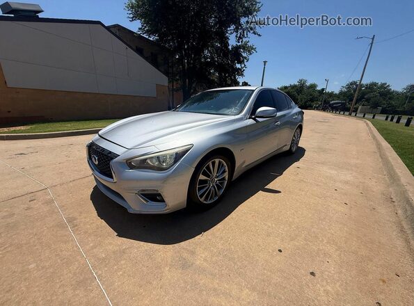 JN1EV7AR4JM440734 2018 INFINITI Q50 Серебряный Задняя правая четверть