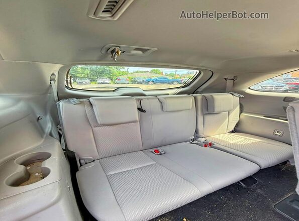 5TDBZRFH9HS481326 2017 TOYOTA HIGHLANDER White Vista interior trasera