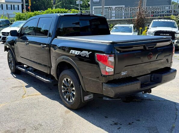 1N6AA1ED3PN104690 2023 NISSAN TITAN Черный Задняя правая четверть