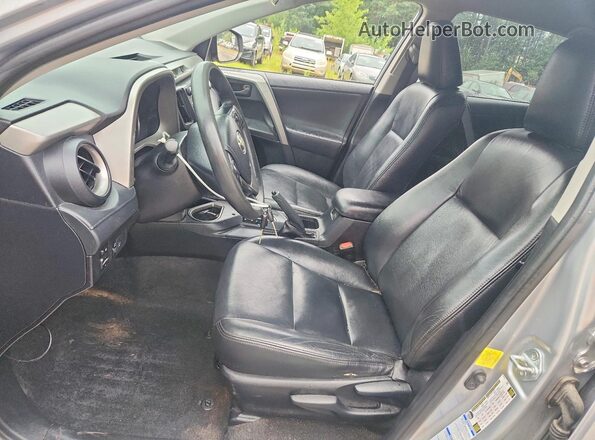 2T3BFREV4HW666334 2017 TOYOTA RAV4 Серебряный Вид панели приборов