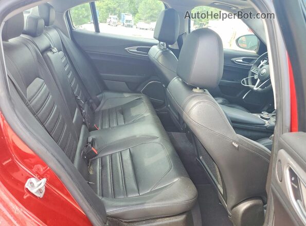ZARFAECN1H7561781 2017 ALFA ROMEO GIULIA Red Rear interior view