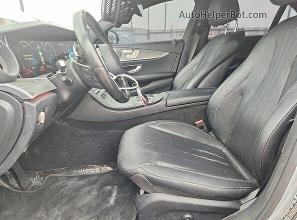 W1KZF8DB7MA925655 2021 MERCEDES-BENZ E-CLASS Silver Widok deski rozdzielczej