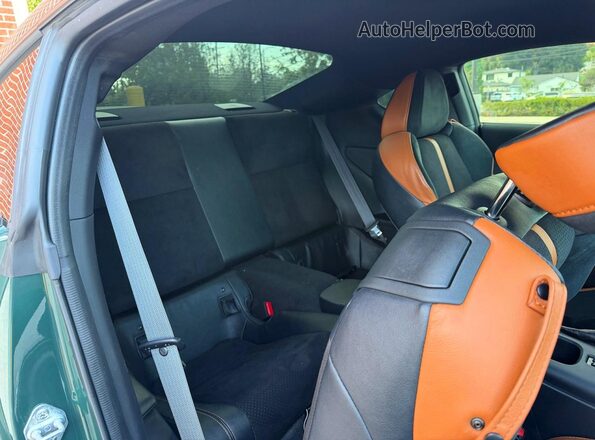 JF1ZNBM17S8750724 2025 TOYOTA GR86 Green Front interior view